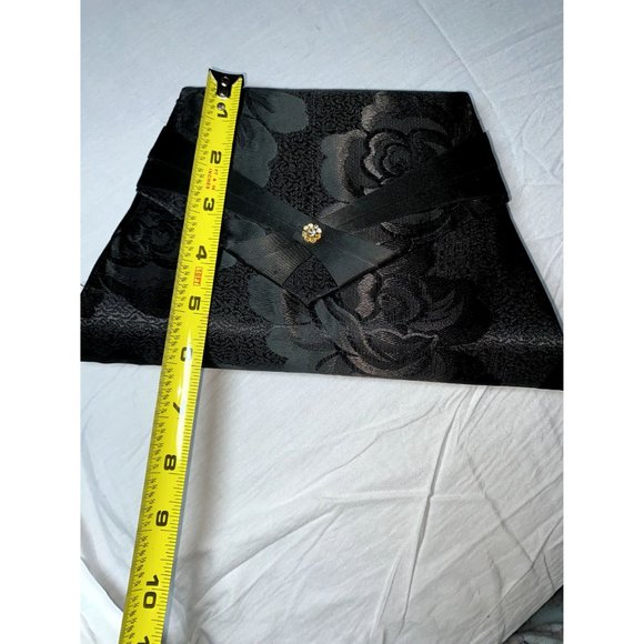 Rose Embroidery Triangle Evening Bag - Picture 4 of 5